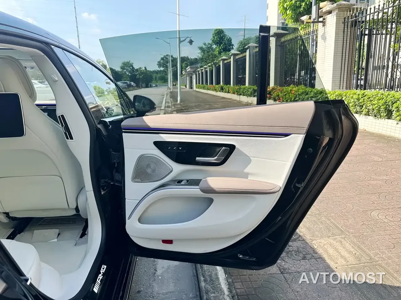 Mercedes-Benz EQS AMG 2023 AMG EQS 53 4MATIC+ — фото 12