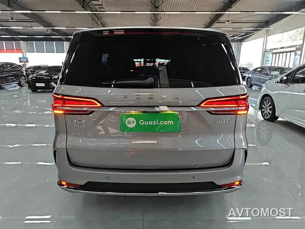 Roewe iMAX8 EV 2025 Model 1.5T DMH Land Premium Edition — фото 1