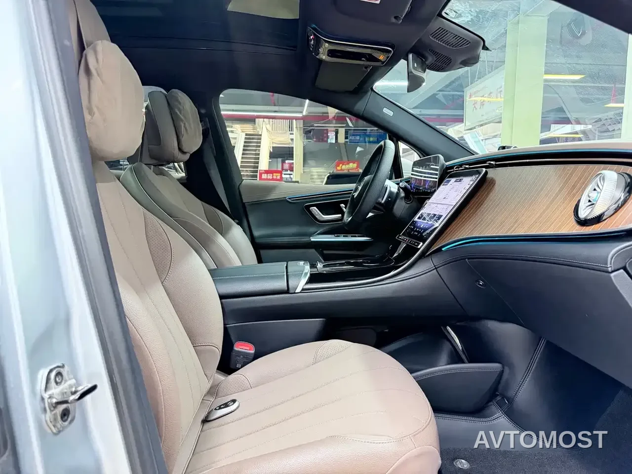 Mercedes-Benz EQE SUV 2023 350 4MATIC Luxury Edition — фото 9