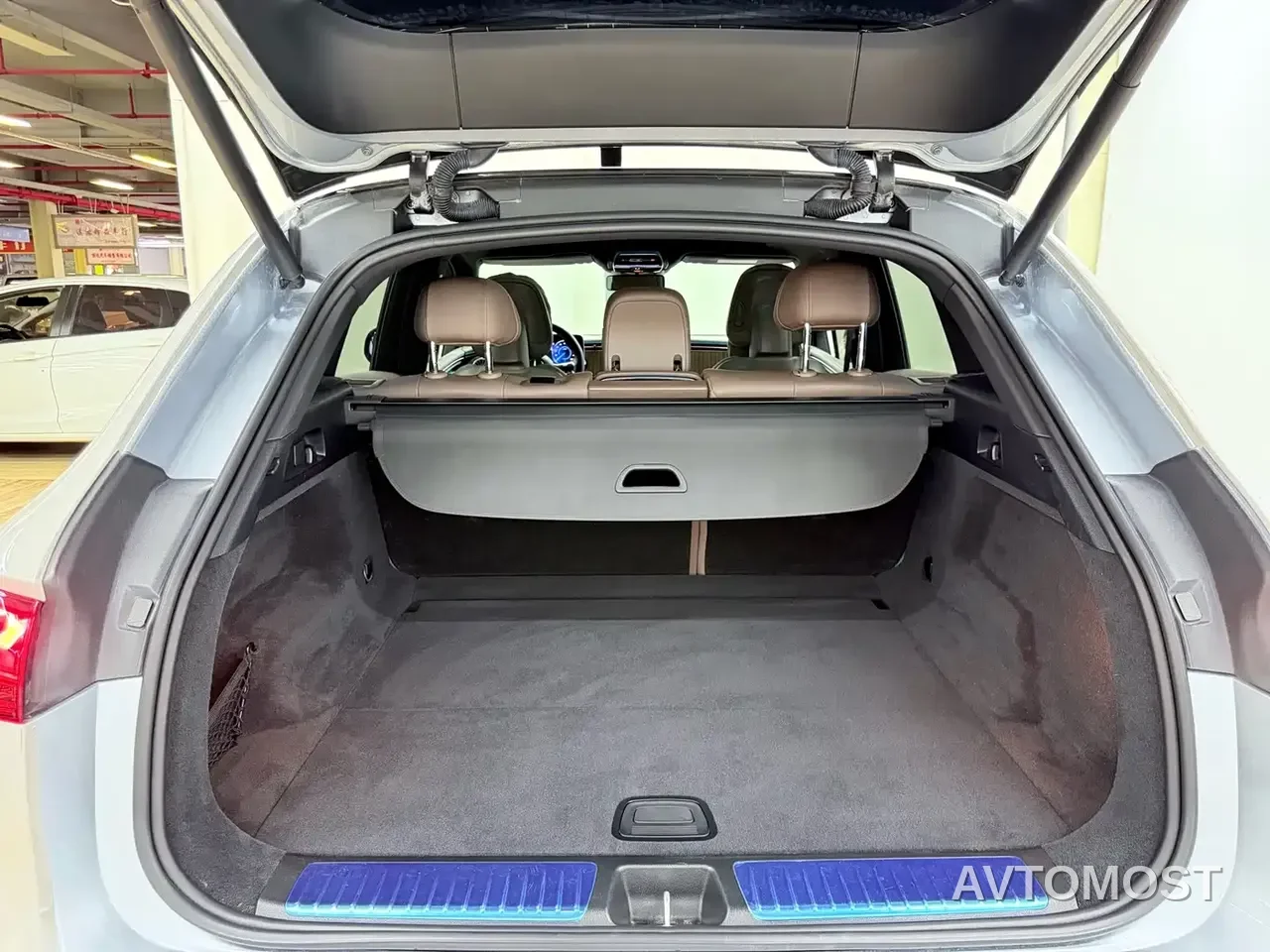 Mercedes-Benz EQE SUV 2023 350 4MATIC Luxury Edition — фото 11