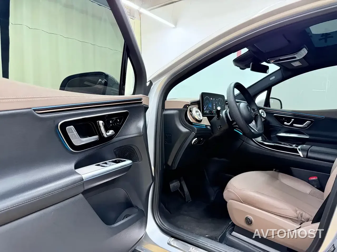 Mercedes-Benz EQE SUV 2023 350 4MATIC Luxury Edition — фото 21
