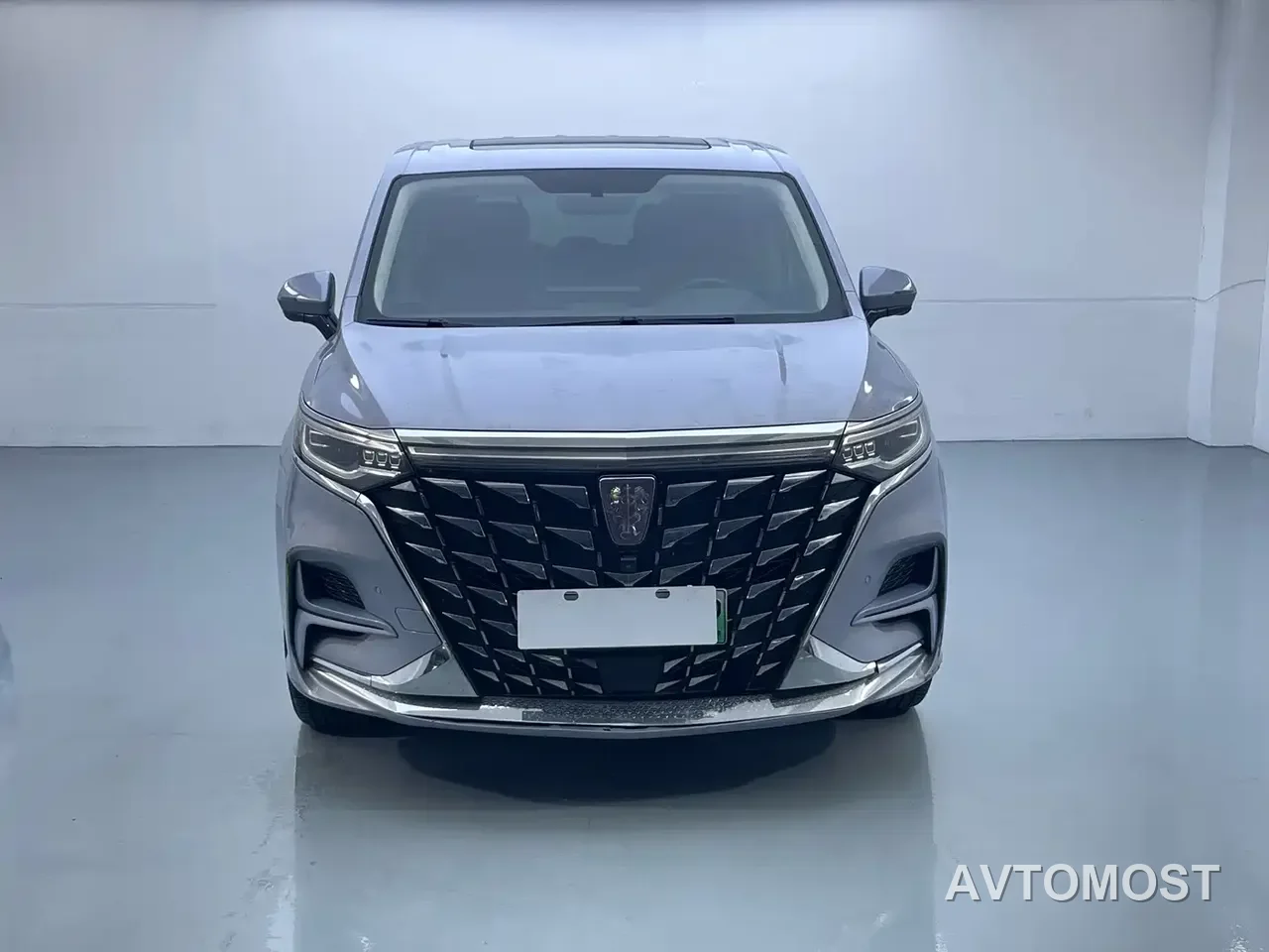 Roewe iMAX8 EV 2022 First Class Platinum Edition — фото 2