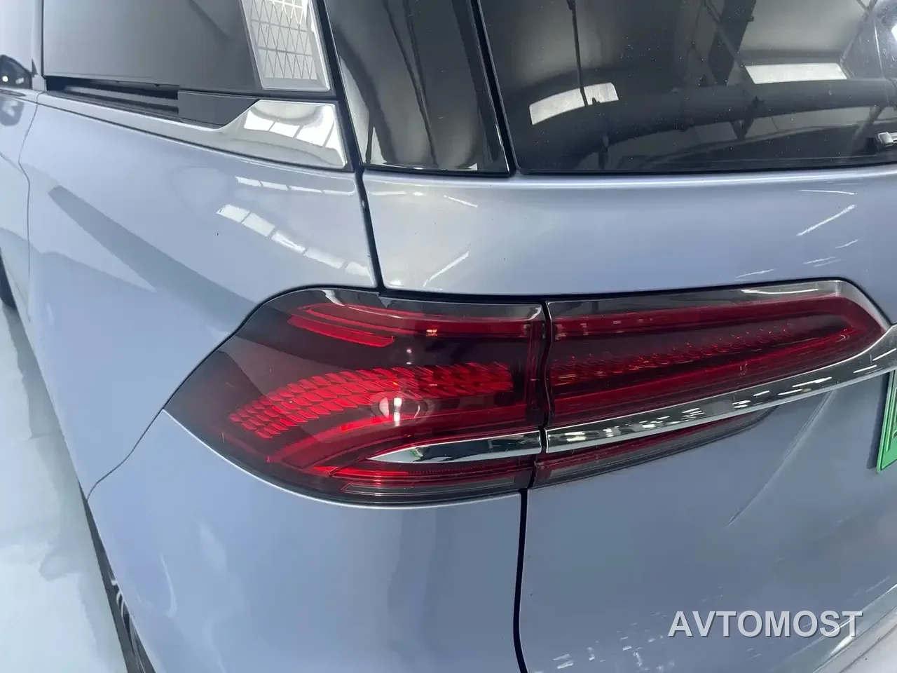 Roewe iMAX8 EV 2022 First Class Platinum Edition — фото 10