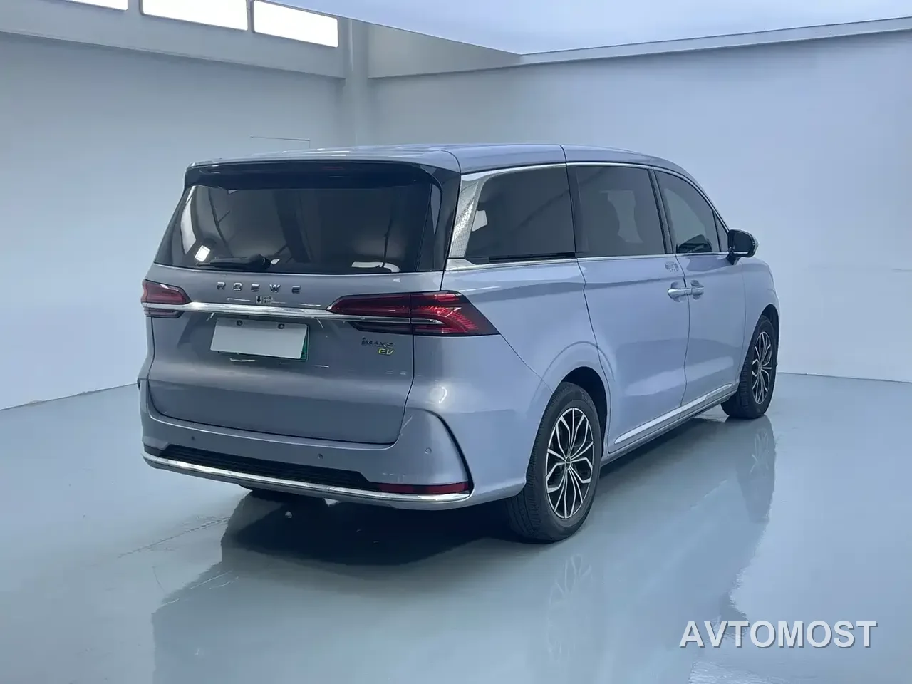 Roewe iMAX8 EV 2022 First Class Platinum Edition — фото 12