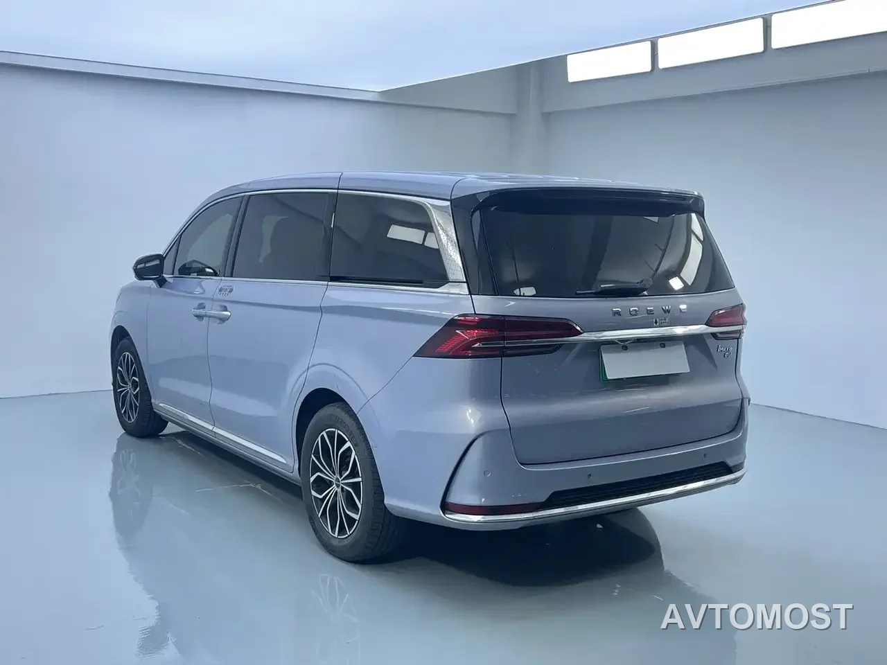 Roewe iMAX8 EV 2022 First Class Platinum Edition — фото 14