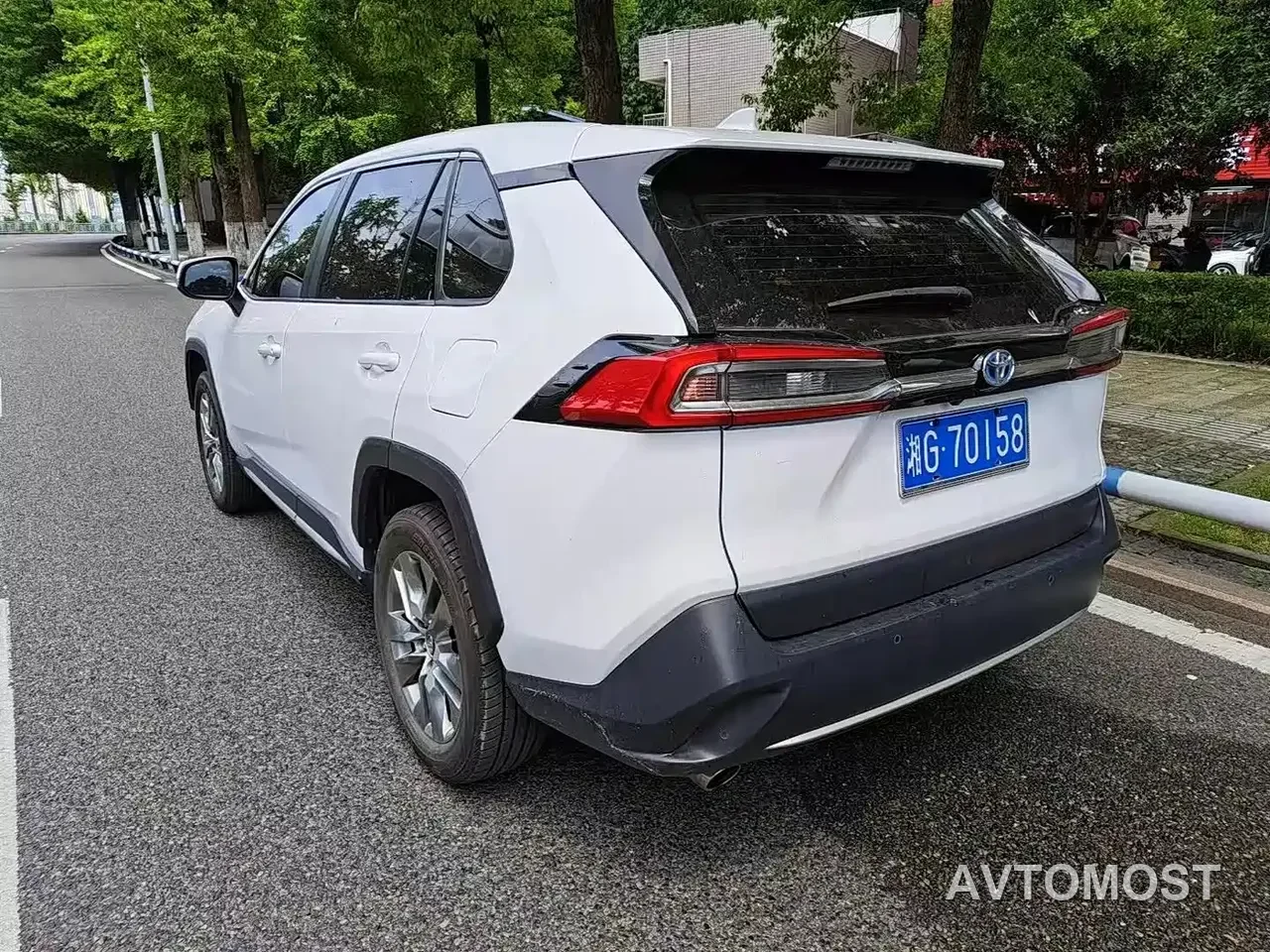 Toyota Wildlander 2022 Hybrid 2.5L E-CVT FWD Leading Edition — фото 6