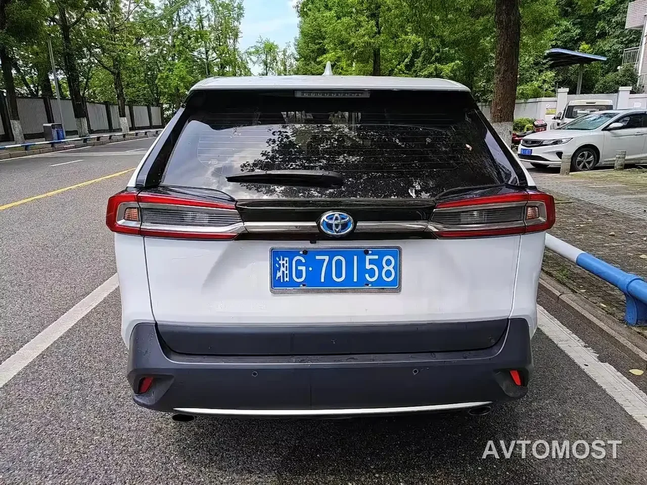 Toyota Wildlander 2022 Hybrid 2.5L E-CVT FWD Leading Edition — фото 7
