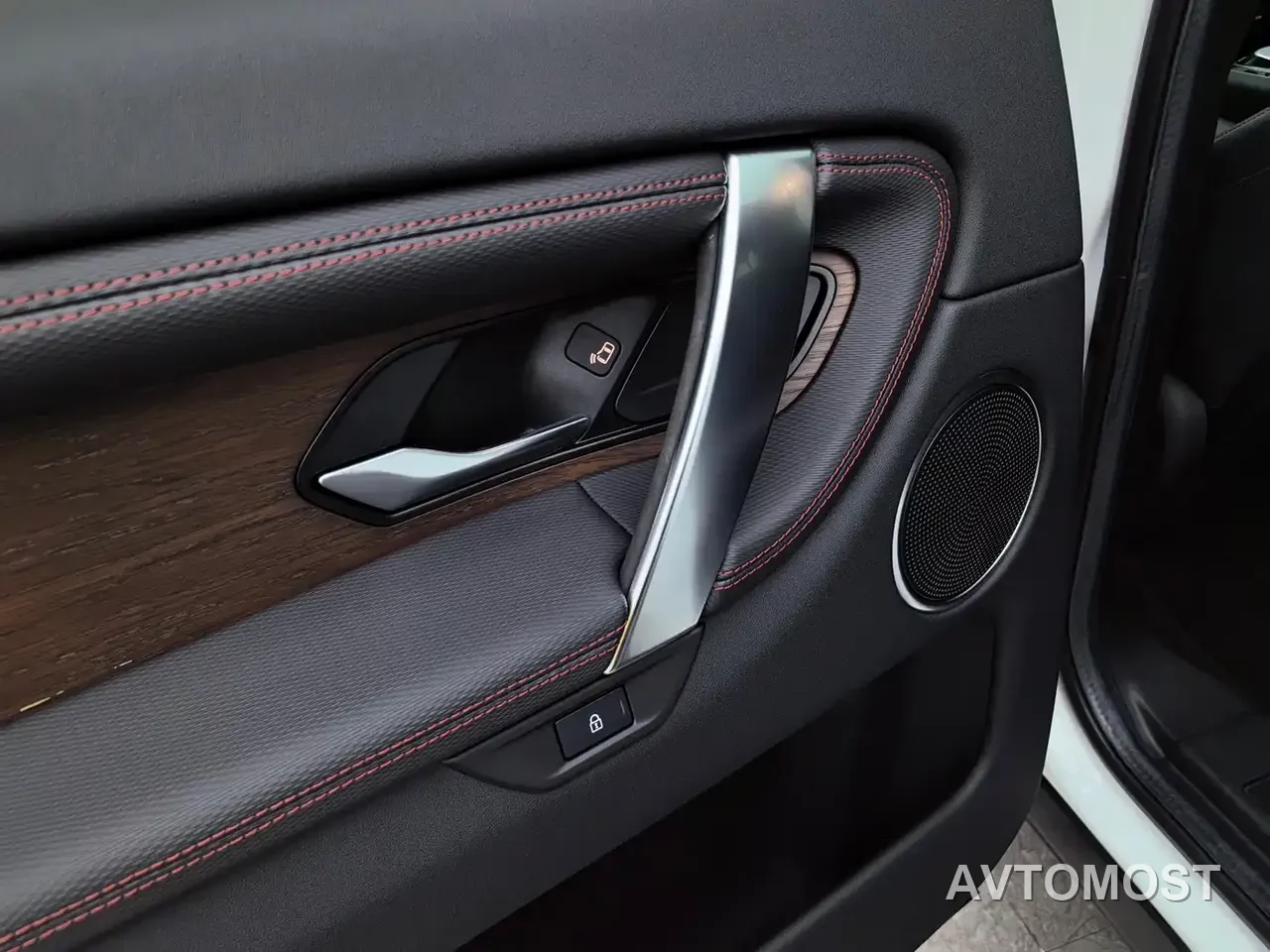 Land Rover Discovery Sport PHEV 2021 P300e Performance Tech Edition — фото 28