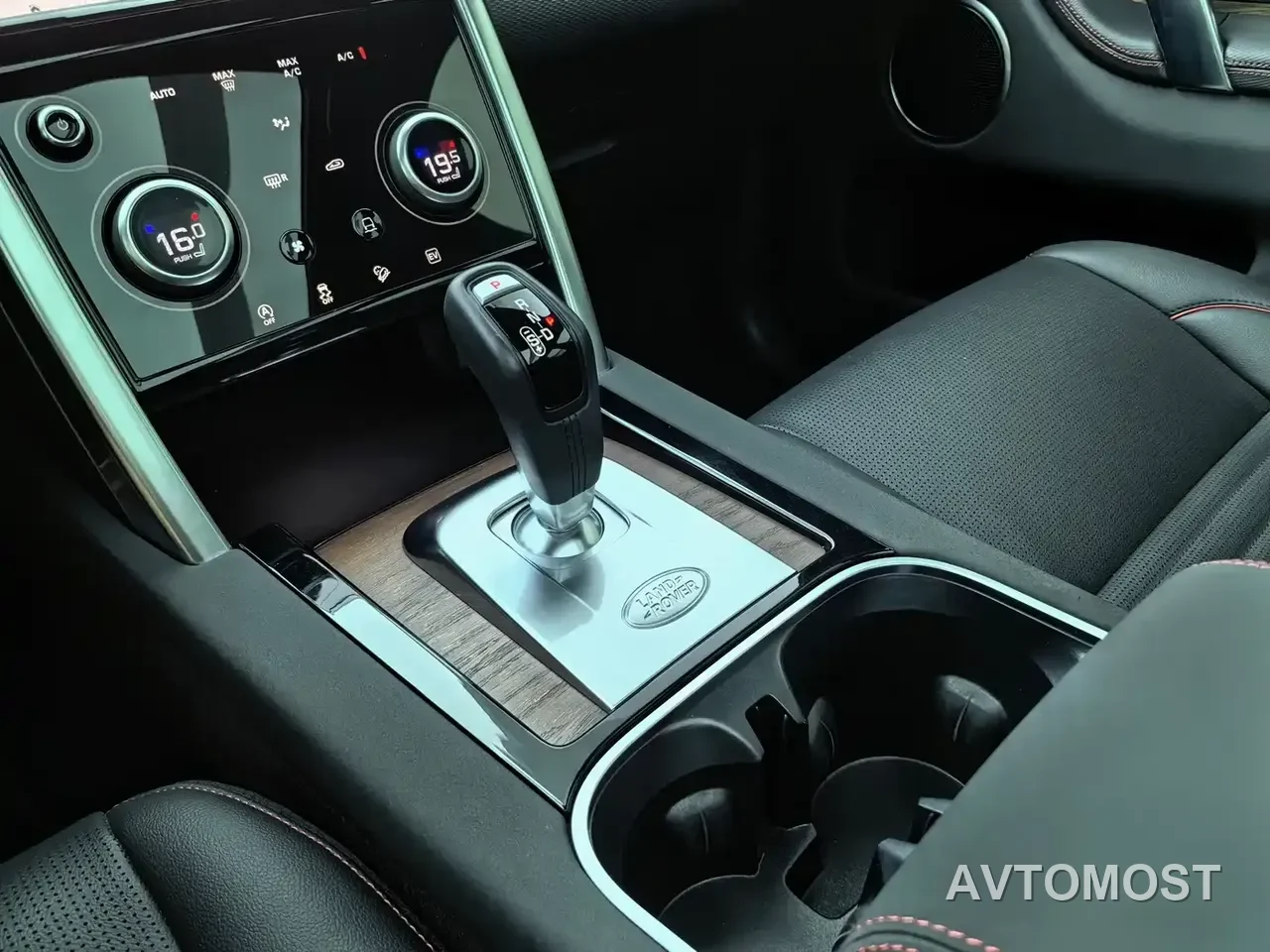 Land Rover Discovery Sport PHEV 2021 P300e Performance Tech Edition — фото 18