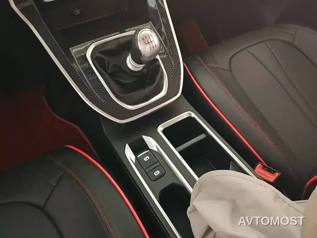 Haval M6 2023 PLUS 1.5T Manual Elite Smart Connect — фото 11