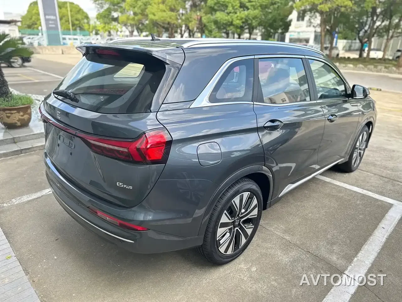 Landian E5 PLUS 2026 165km Long Range First Edition Ultra 7-Seater — фото 5