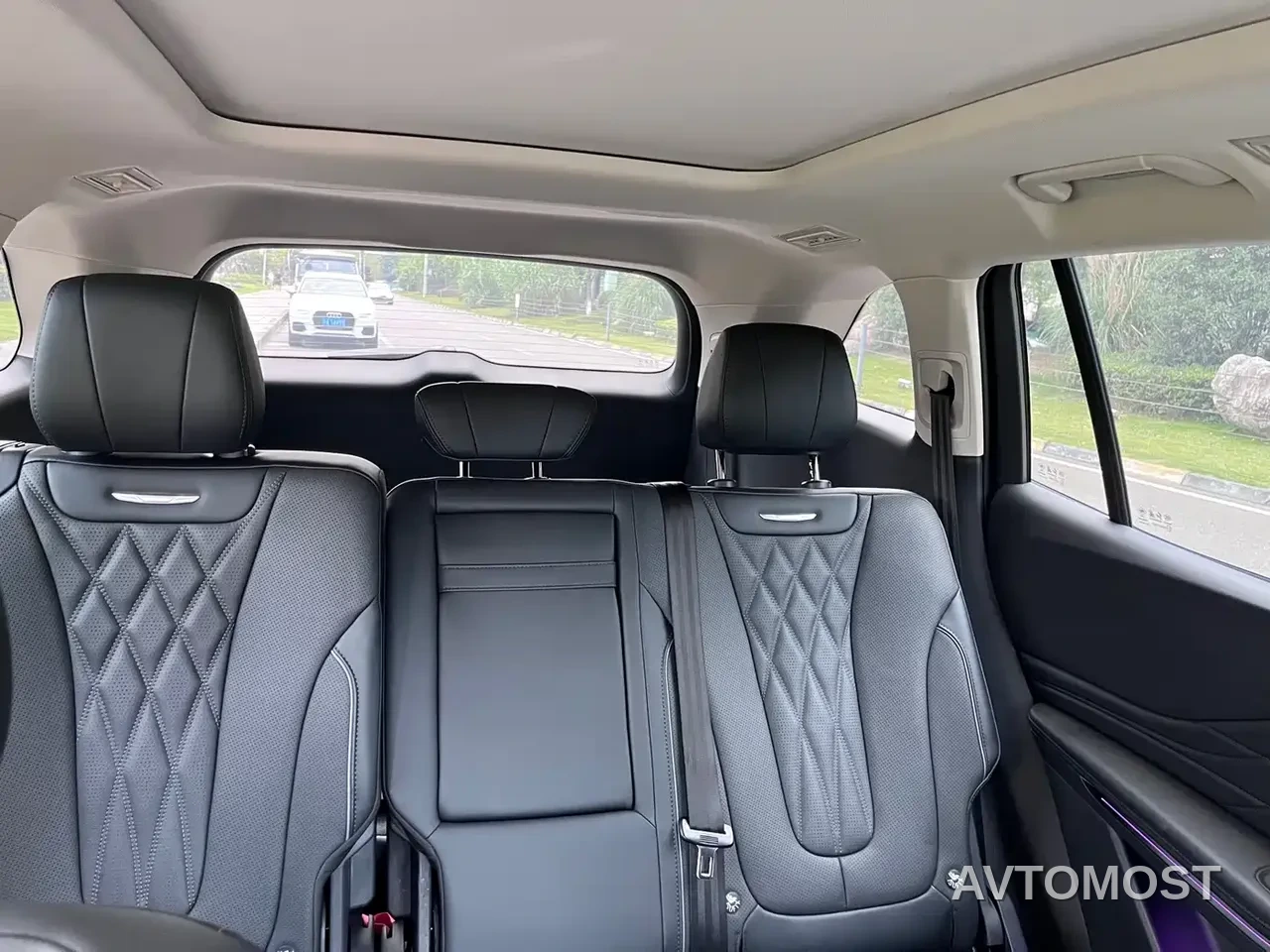 Hongqi HS7 PHEV 2024 2.0T PHEV AWD Qichang Edition 7-seater — фото 17