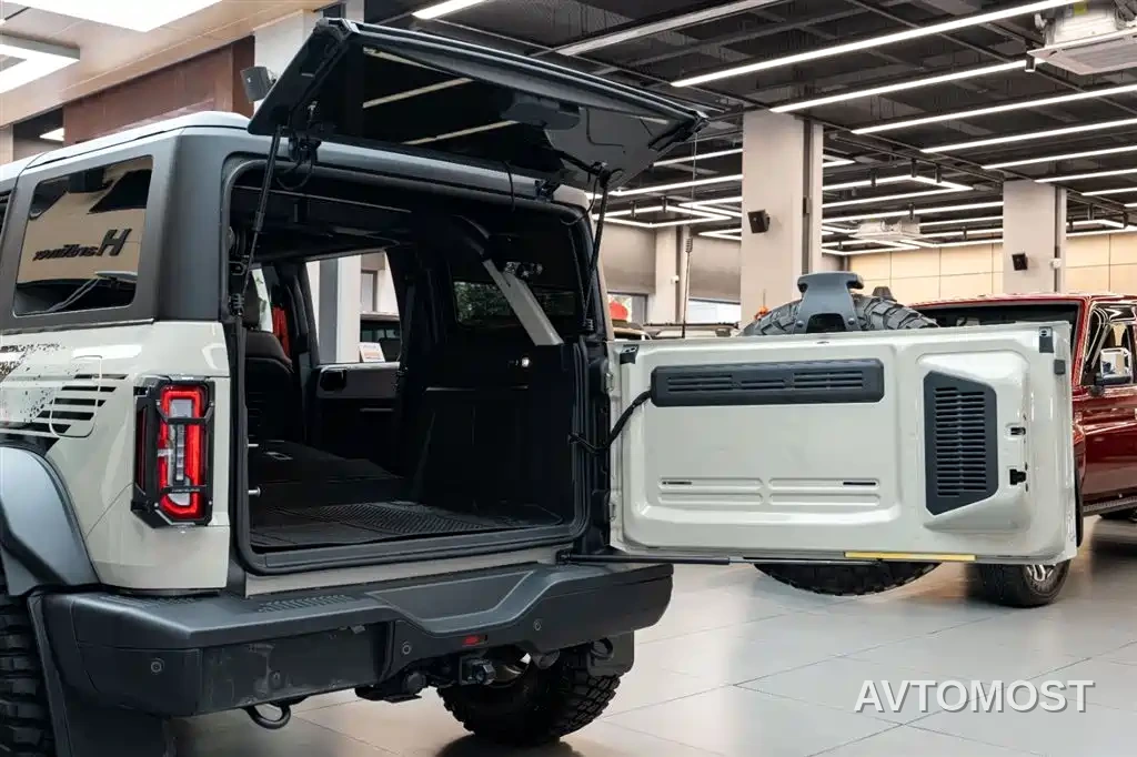 Ford Bronco 2025 2.3T Mega Dune Limited Custom Edition — фото 6