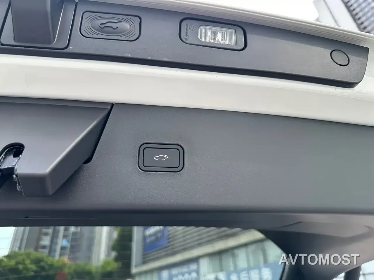 Volvo XC70 Plug-in Hybrid 2025 Standard — фото 15