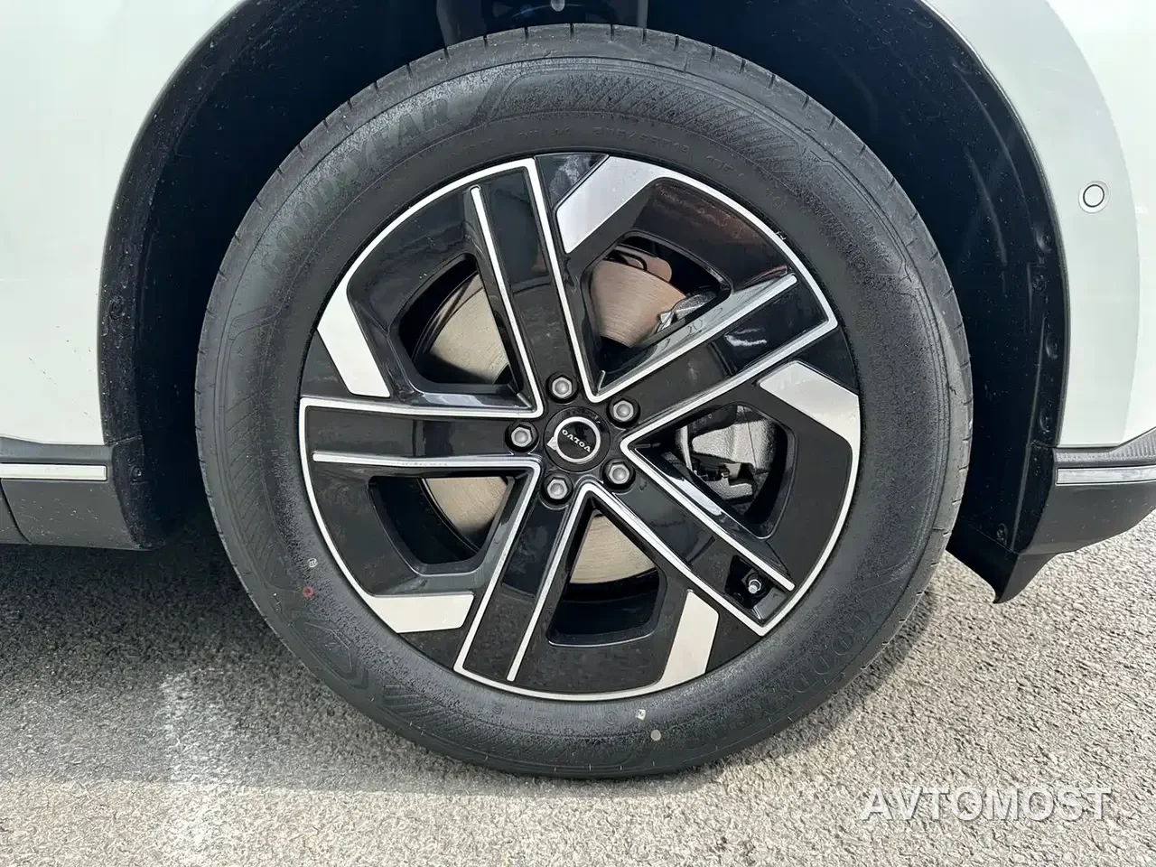Volvo XC70 Plug-in Hybrid 2025 Standard — фото 19