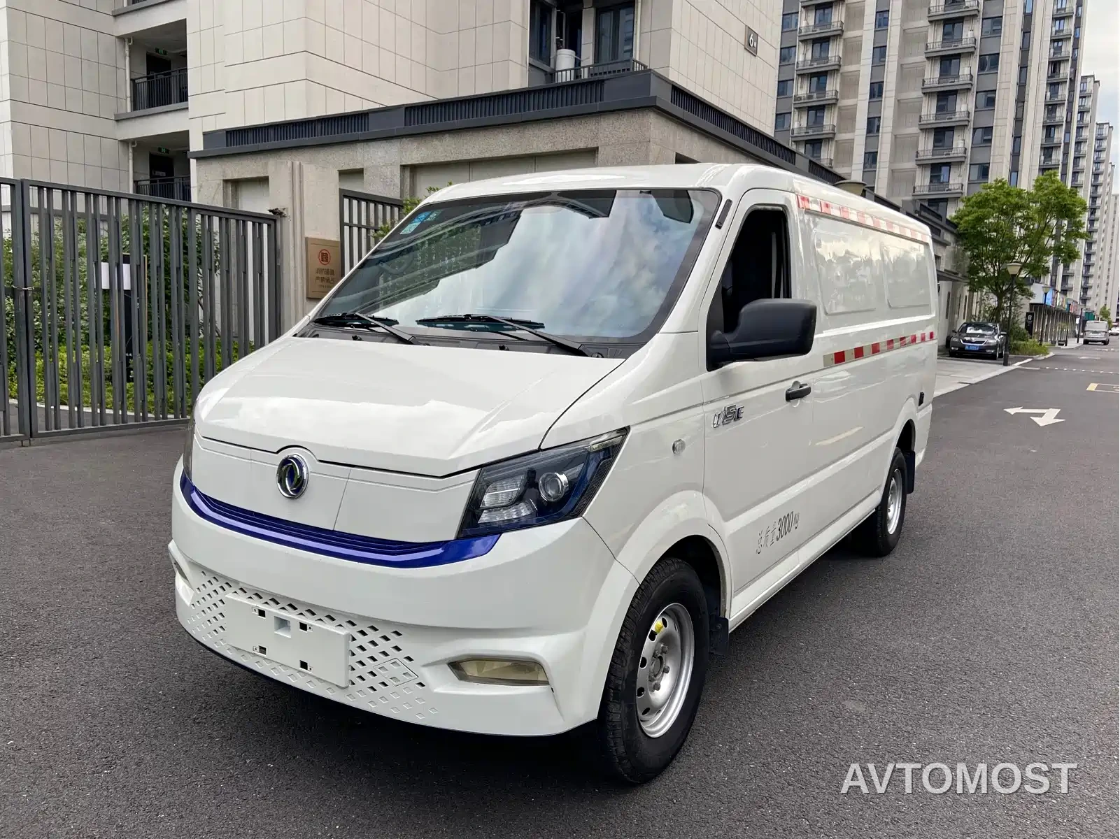 Dongfeng Yufeng EM27 2024 EM27 CATL 41.86kWh — фото 1
