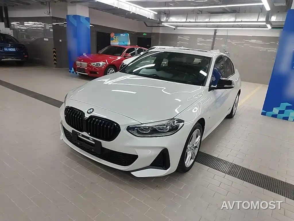 BMW 1 Series 2021 120i M Sport Shadow Edition — фото 2