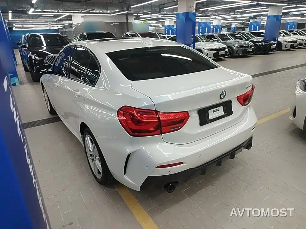 BMW 1 Series 2021 120i M Sport Shadow Edition — фото 5