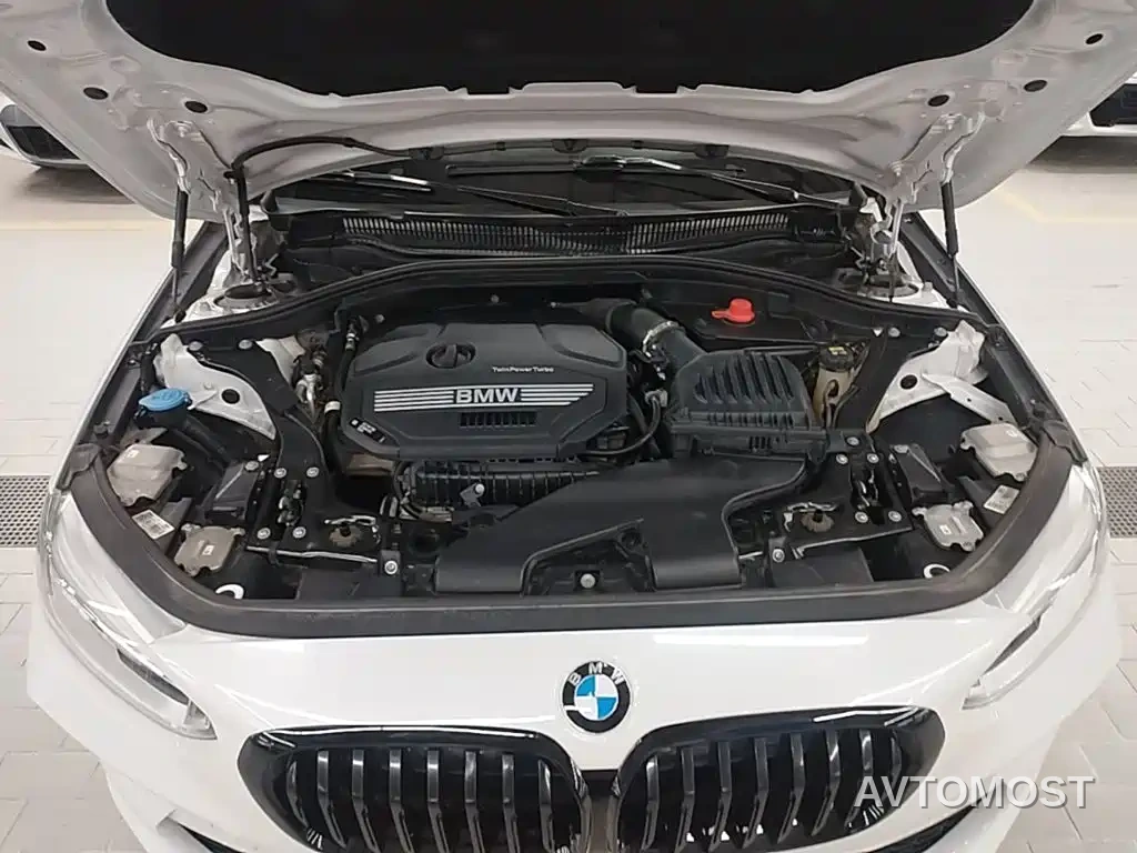 BMW 1 Series 2021 120i M Sport Shadow Edition — фото 20