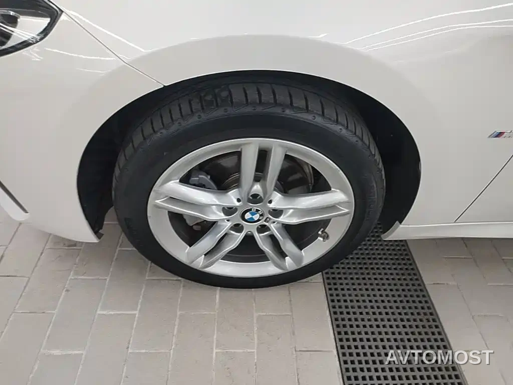 BMW 1 Series 2021 120i M Sport Shadow Edition — фото 23