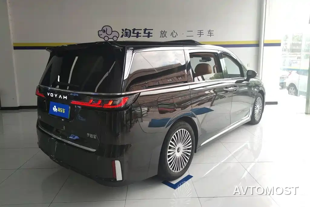 Voyah Dreamer 2025 PHEV AWD Flagship Kunpeng Edition — фото 3