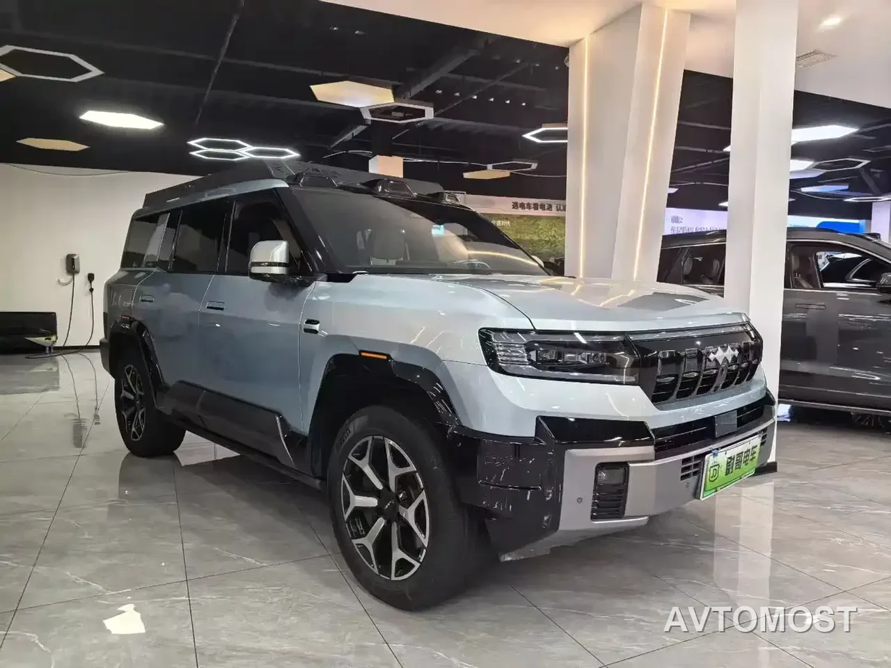Fang Cheng Bao Leopard 8 2025 Zhiyong Flagship 7-Seater — фото 1