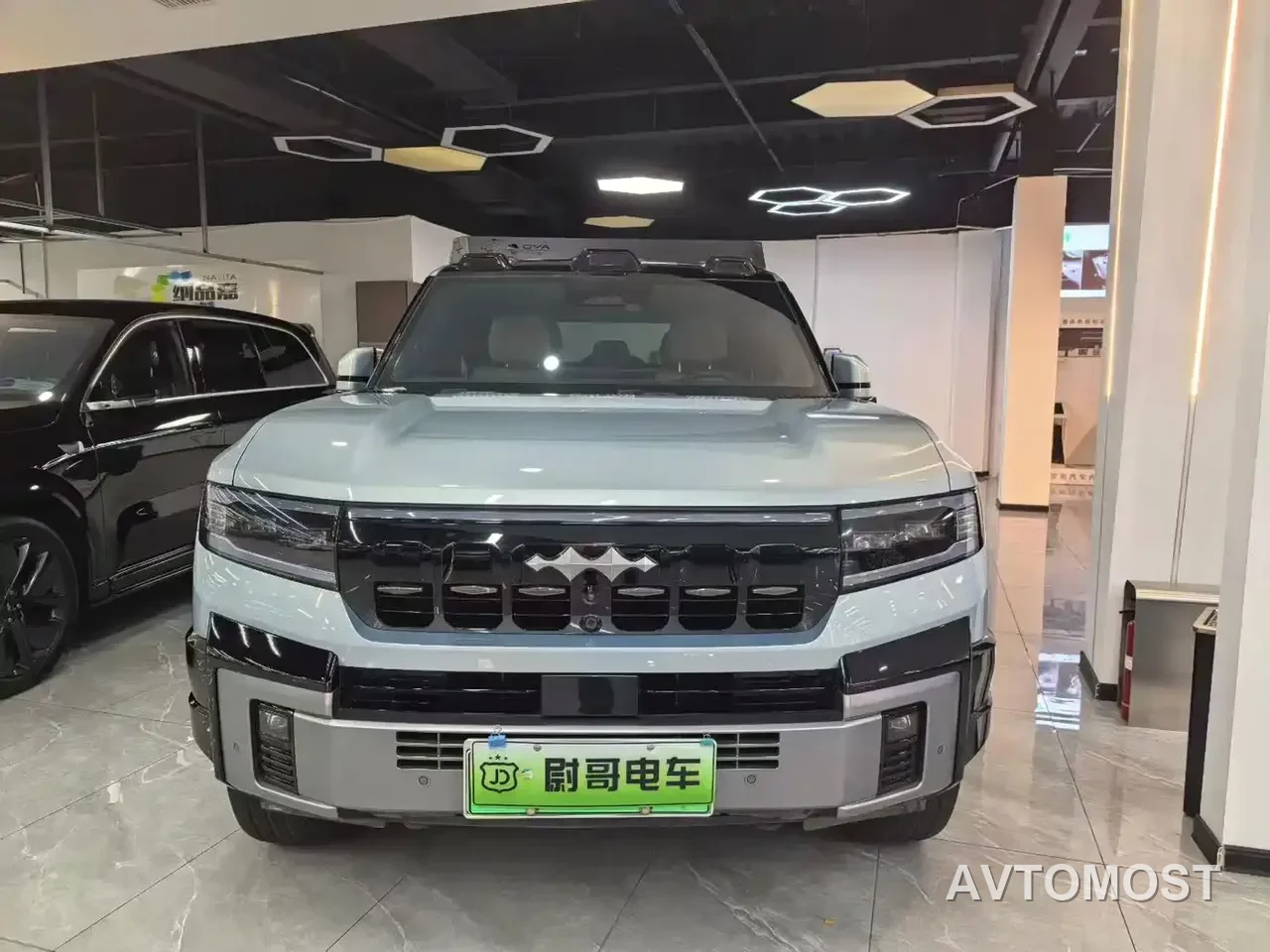 Fang Cheng Bao Leopard 8 2025 Zhiyong Flagship 7-Seater — фото 2