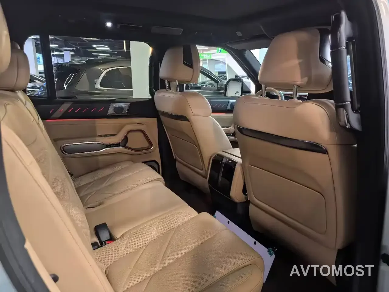 Fang Cheng Bao Leopard 8 2025 Zhiyong Flagship 7-Seater — фото 8