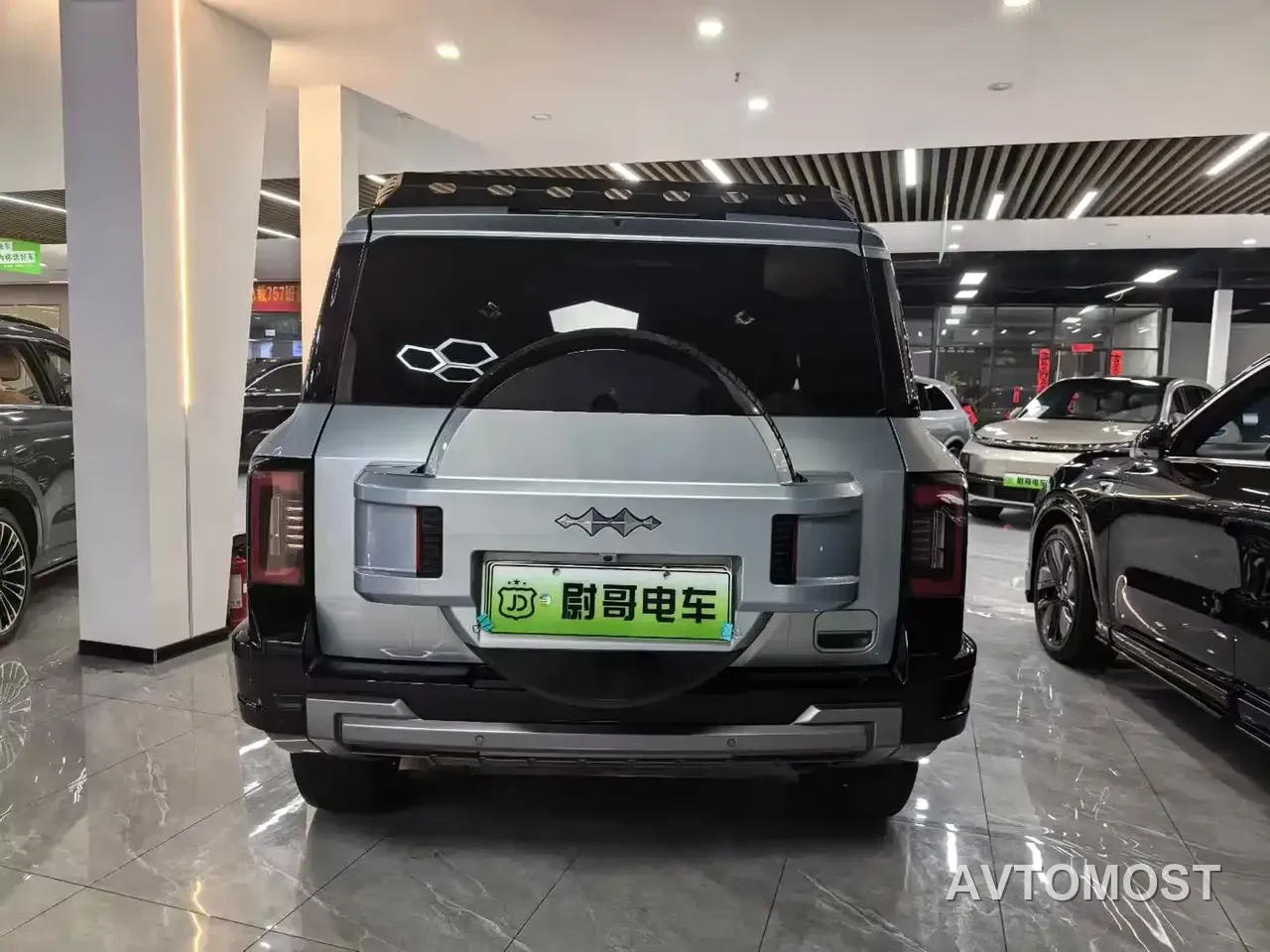 Fang Cheng Bao Leopard 8 2025 Zhiyong Flagship 7-Seater — фото 4