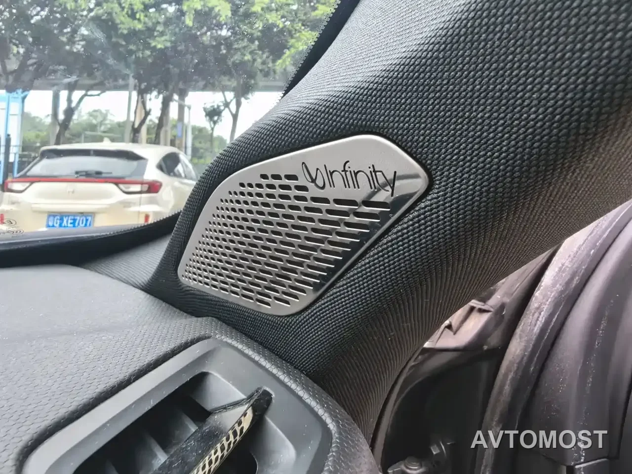 Lynk & Co 05 EM-P 2021 1.5TD PHEV HALO — фото 15