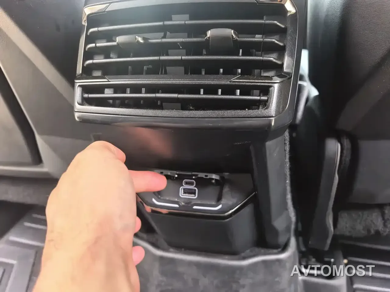Lynk & Co 05 EM-P 2021 1.5TD PHEV HALO — фото 19