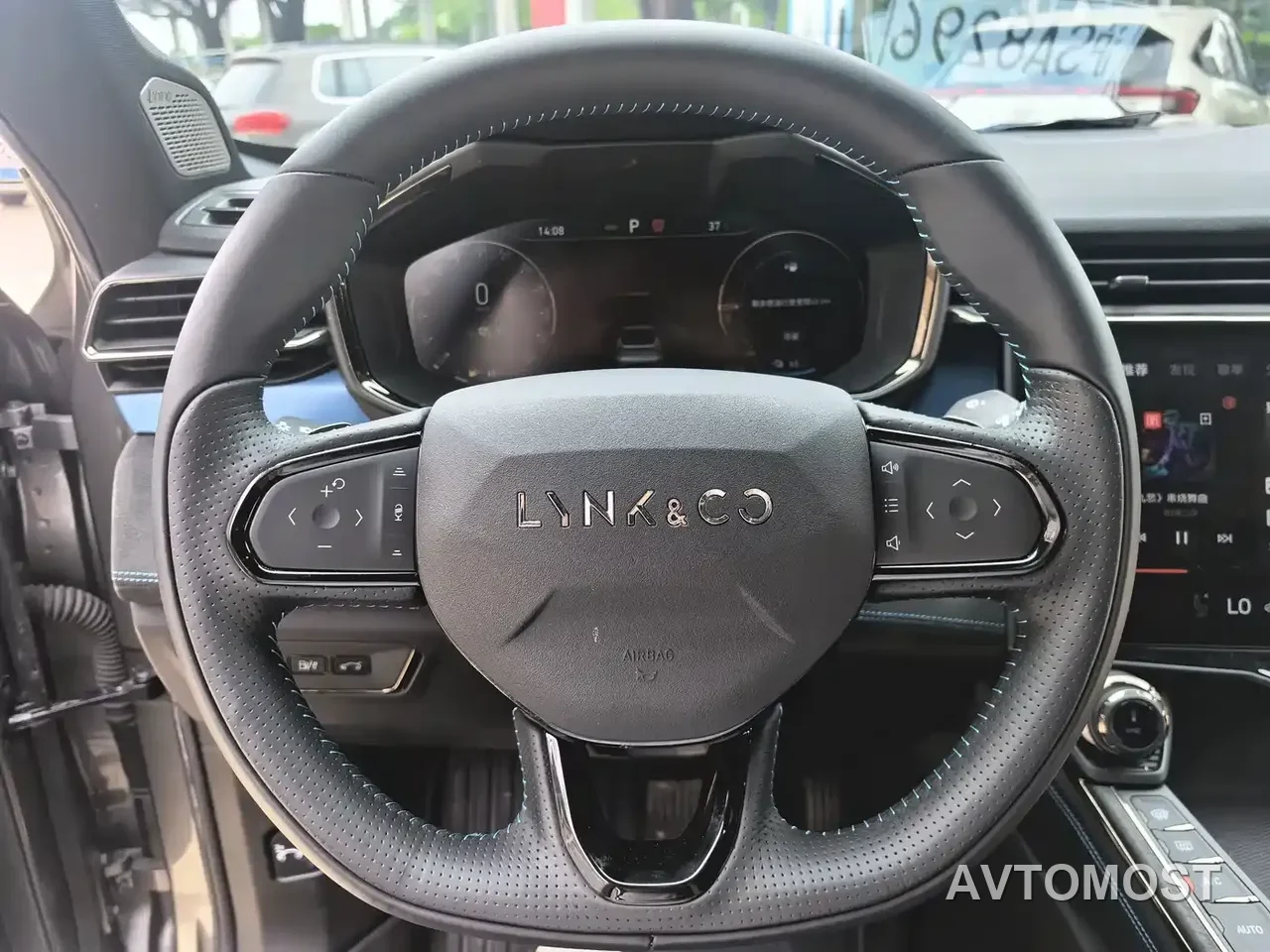 Lynk & Co 05 EM-P 2021 1.5TD PHEV HALO — фото 24