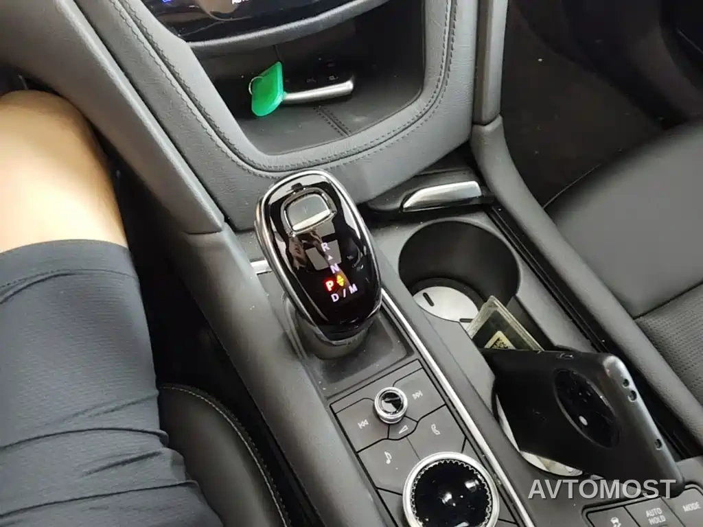 Cadillac XT6 2025 2.0T 6-Seater AWD Executive Black Label Edition — фото 10