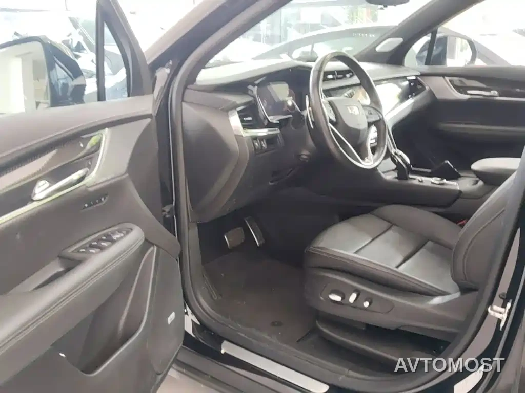 Cadillac XT6 2025 2.0T 6-Seater AWD Executive Black Label Edition — фото 12