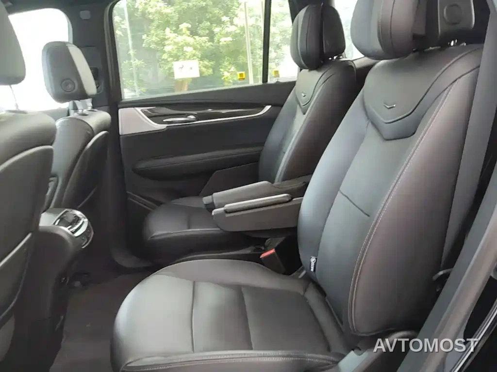Cadillac XT6 2025 2.0T 6-Seater AWD Executive Black Label Edition — фото 13