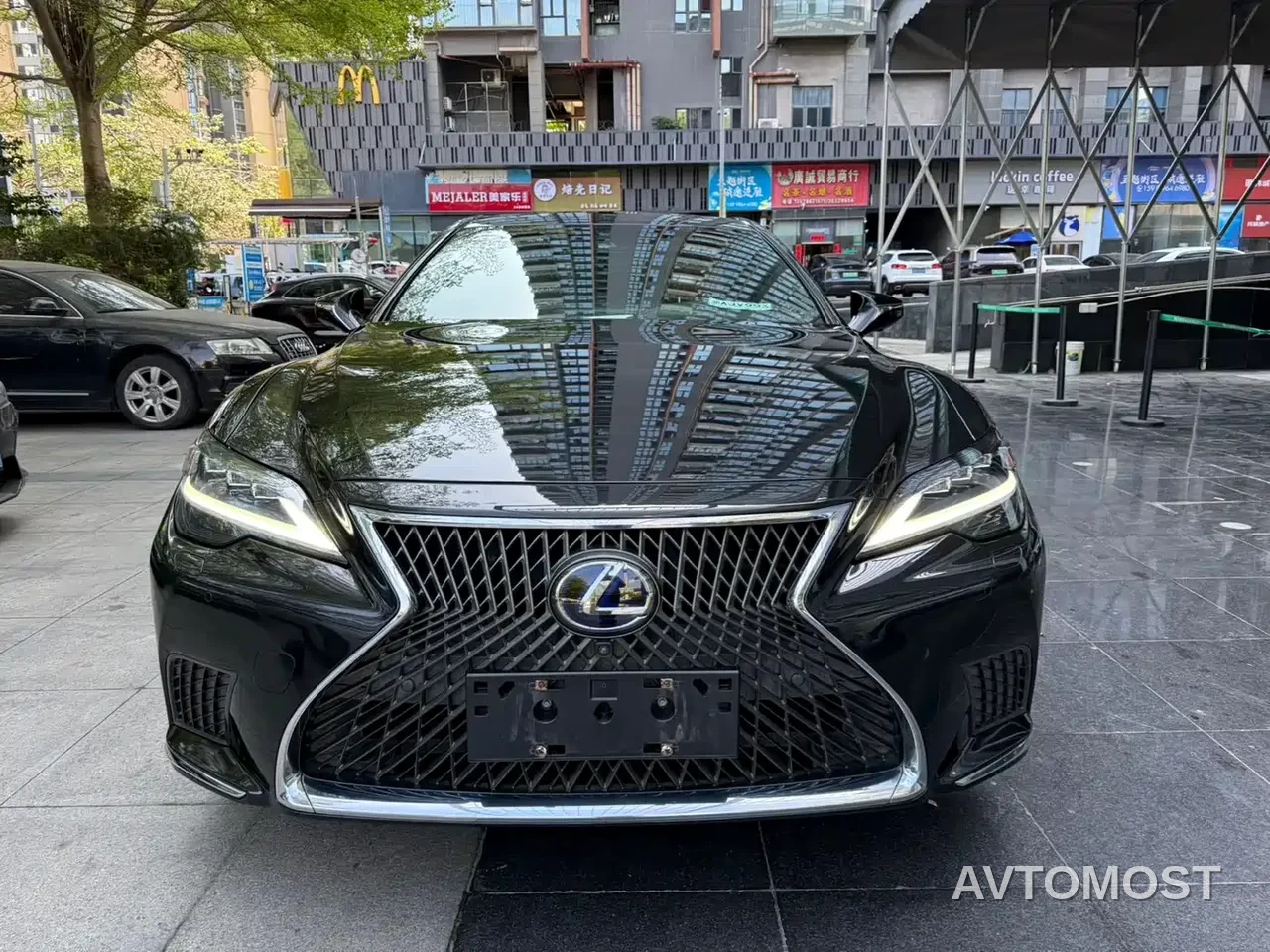 Lexus LS 2021 500h Excellence Edition — фото 2
