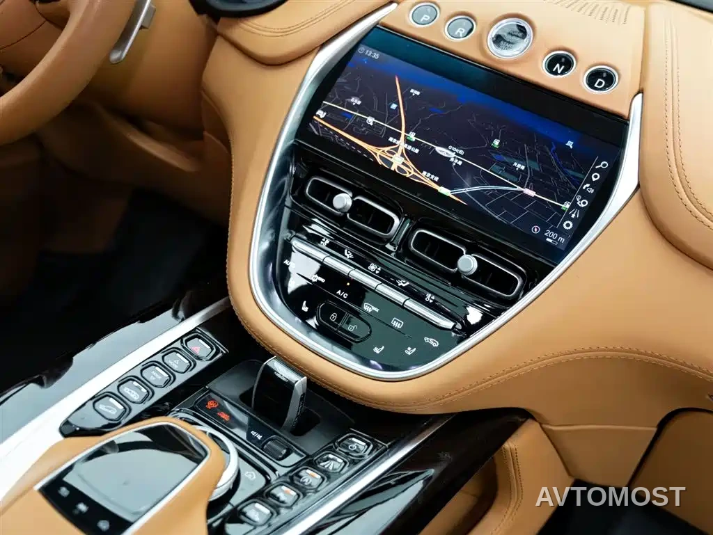 Aston Martin DBX 2024 4.0T V8 — фото 15