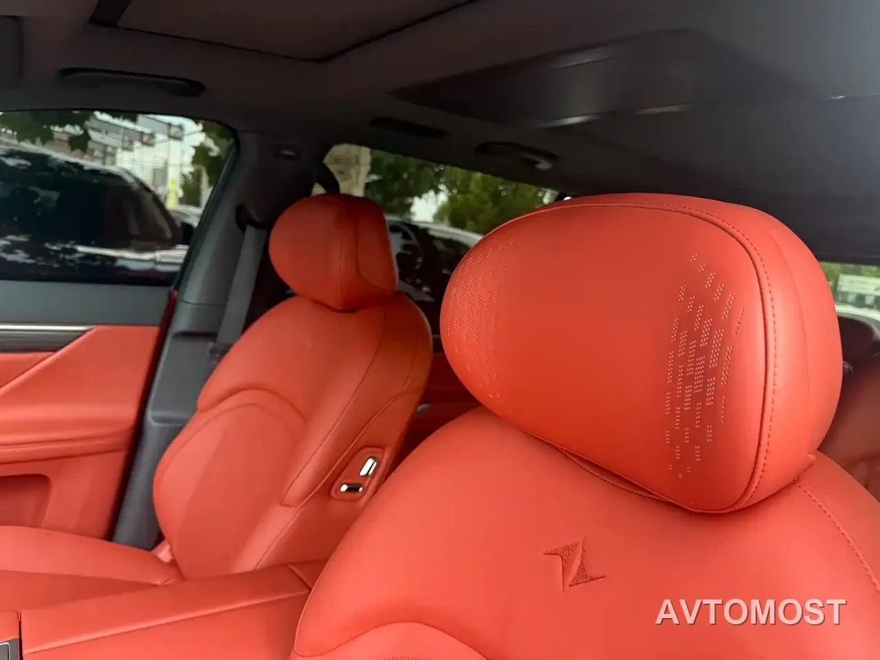 Dongfeng Yipai eπ008 2024 210Max Range Extender 6-Seater — фото 11