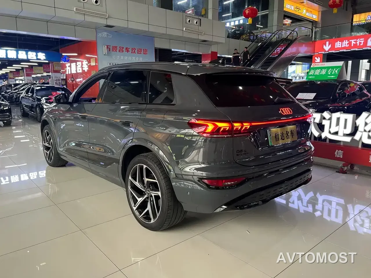 Audi Q6L e-tron 2025 Model Pioneer Edition — фото 4