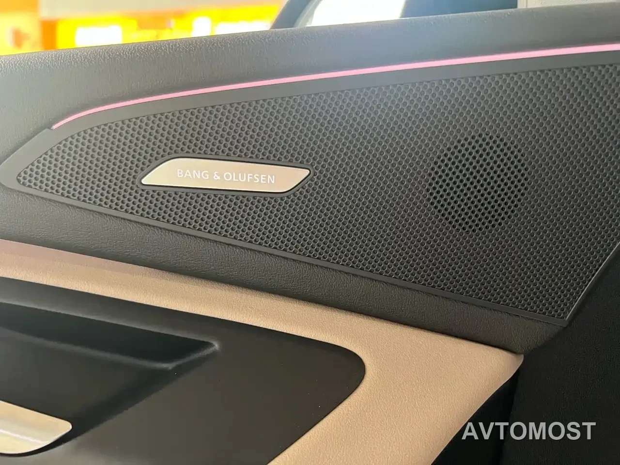 Audi Q6L e-tron 2025 Model Pioneer Edition — фото 10