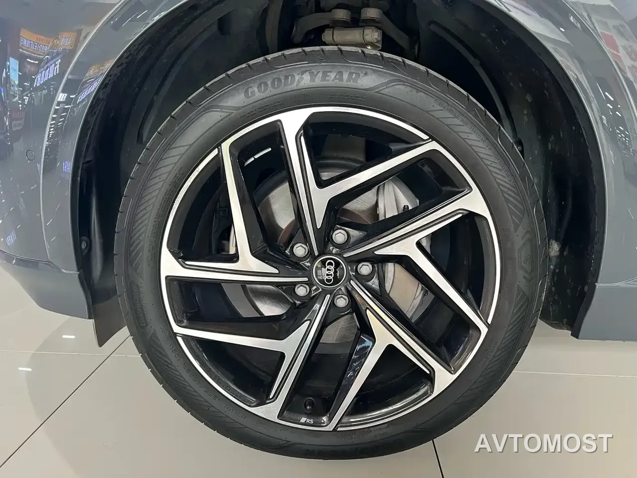 Audi Q6L e-tron 2025 Model Pioneer Edition — фото 17