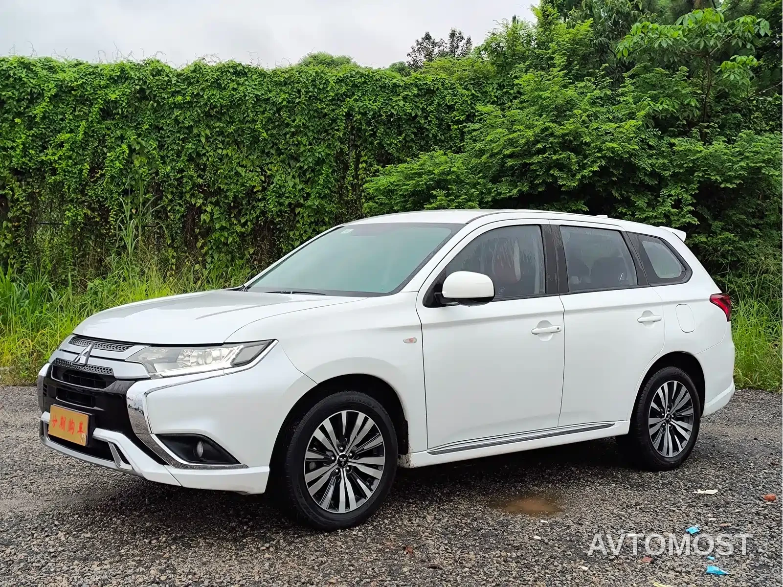 Mitsubishi Outlander 2021 2.0L 2WD Smooth Ride Version 5-Seater — фото 2
