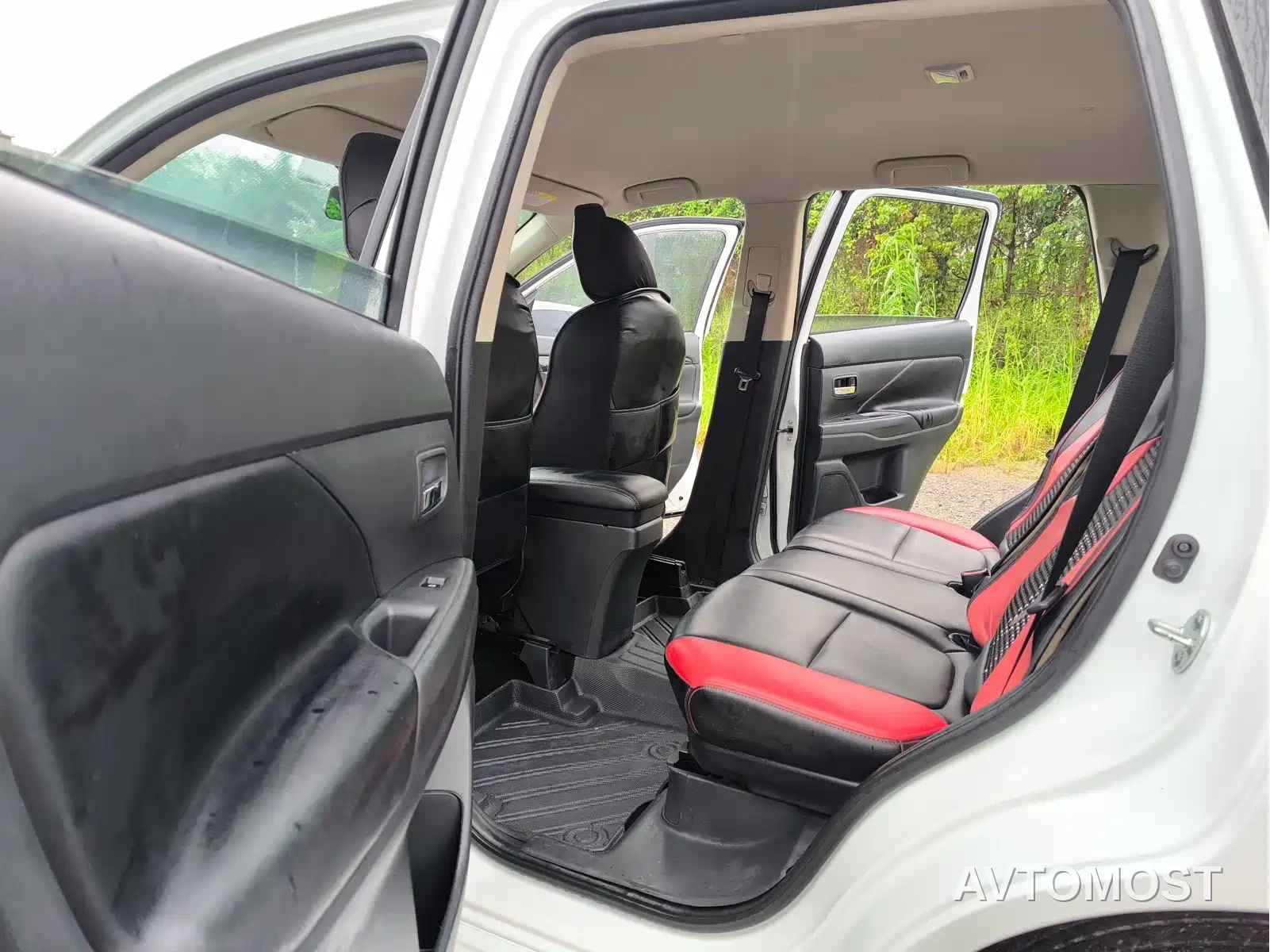 Mitsubishi Outlander 2021 2.0L 2WD Smooth Ride Version 5-Seater — фото 7