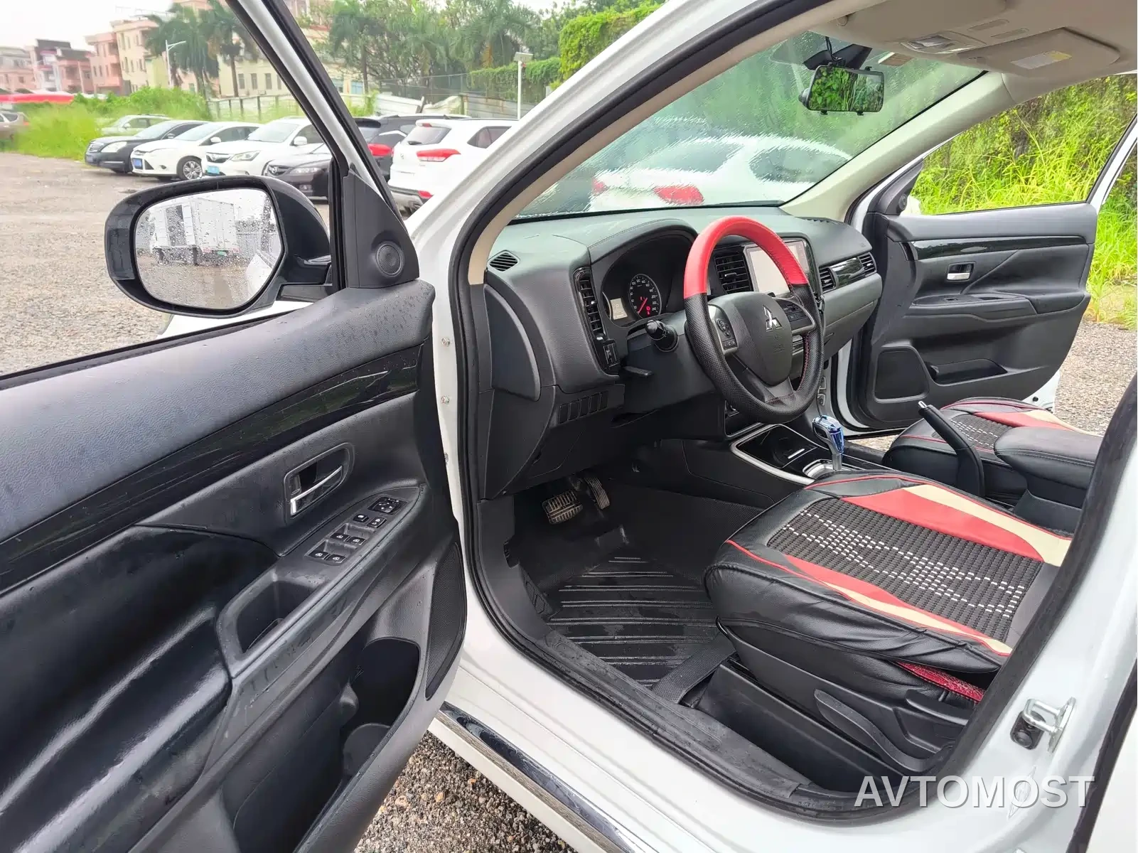 Mitsubishi Outlander 2021 2.0L 2WD Smooth Ride Version 5-Seater — фото 8