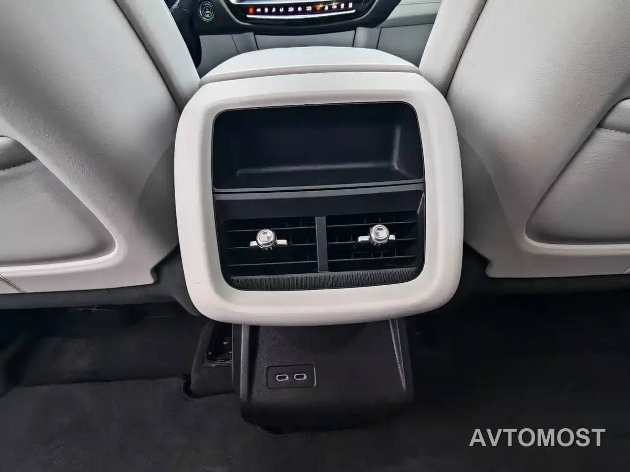 Cadillac IQ Rui Ge 2022 RWD Long Range Luxury Edition — фото 19
