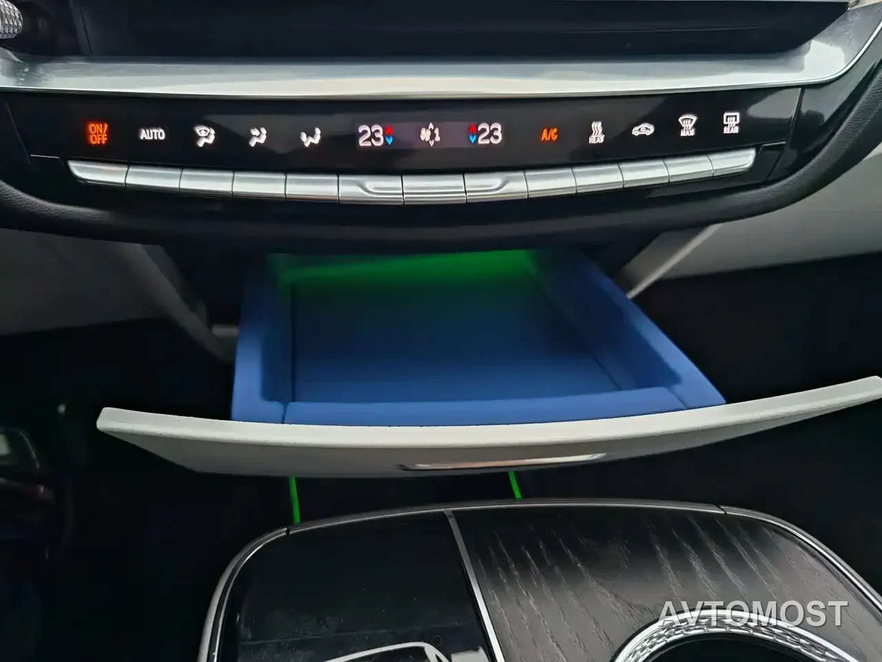 Cadillac IQ Rui Ge 2022 RWD Long Range Luxury Edition — фото 25