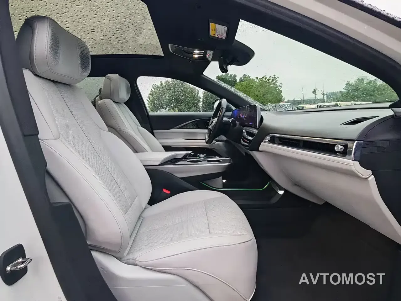 Cadillac IQ Rui Ge 2022 RWD Long Range Luxury Edition — фото 31