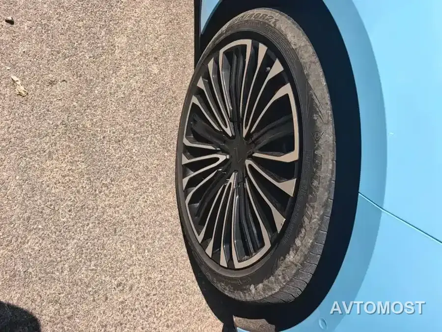 Avatr 12 2024 650 Triple Laser AWD Performance Edition