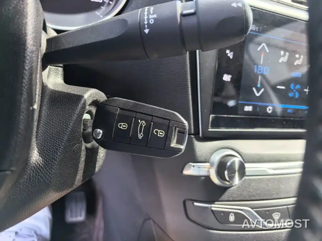 Peugeot 408 2020 360THP 10th Anniversary Premium Edition — фото 9