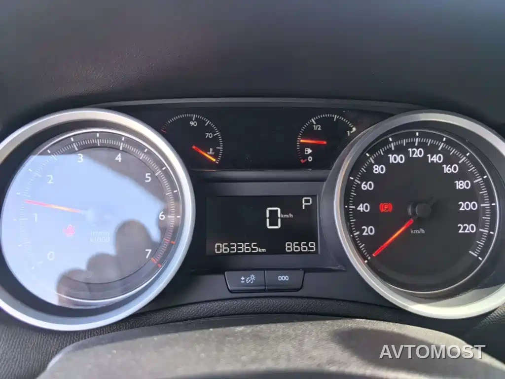 Peugeot 408 2020 360THP 10th Anniversary Premium Edition — фото 12